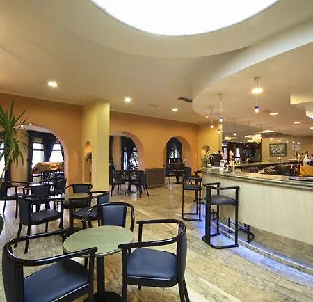 Compostela 5*